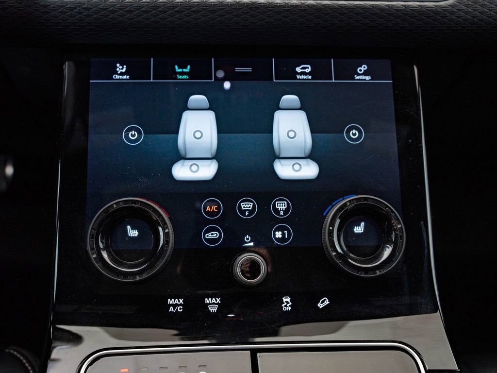 Used 2019 Santorini Black Metallic Land Rover R-Dynamic SE image 39