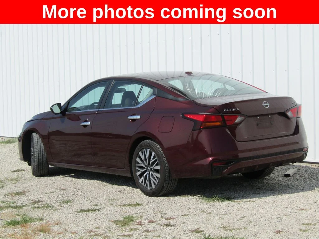 Used 2024 Red Nissan 2.5 SV image 5
