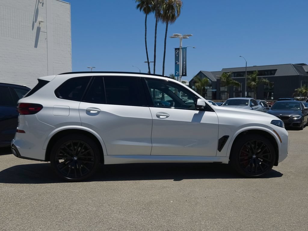 New 2026 Mineral White Metallic BMW sDrive40i image 4
