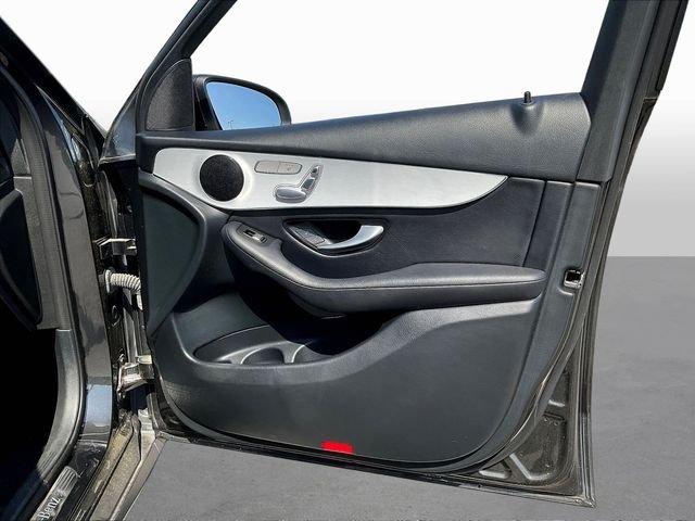 Used 2022 Gray Mercedes-Benz GLC 300 image 28