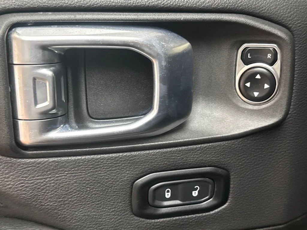 Used 2023 Granite Crystal Metallic Clearcoat Jeep Overland image 21