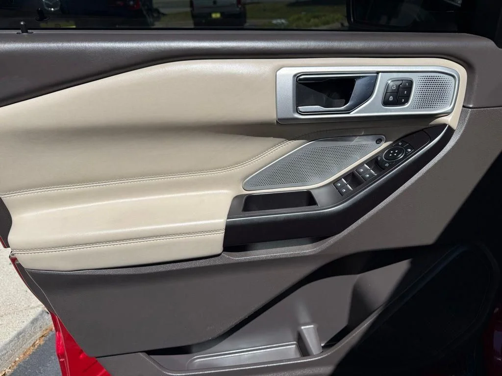 Used 2020 Red Ford Platinum image 12