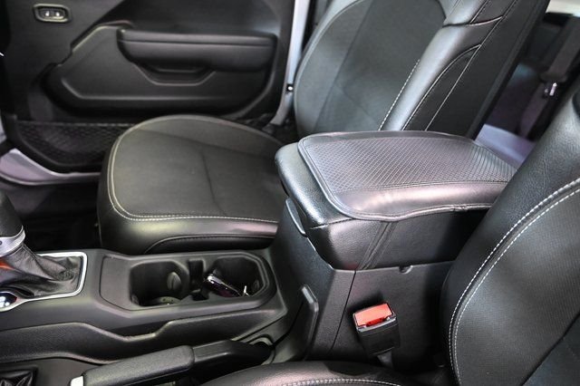 Used 2023 Silver Jeep Freedom Edition image 24