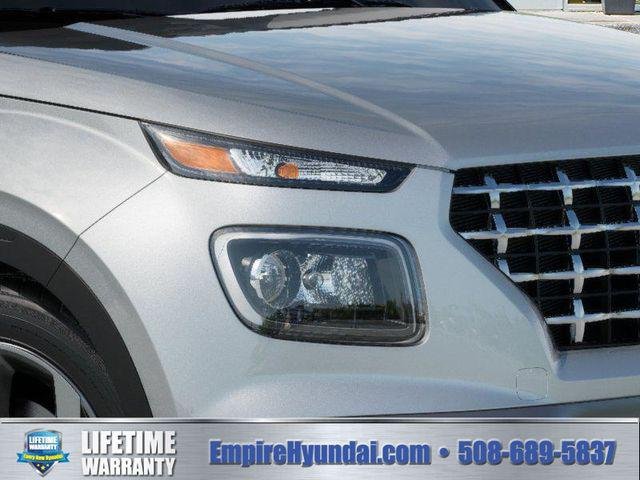 New 2026 Shimmering Silver Hyundai SEL image 9