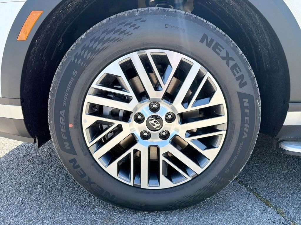 New 2026 White Hyundai SEL AWD image 17