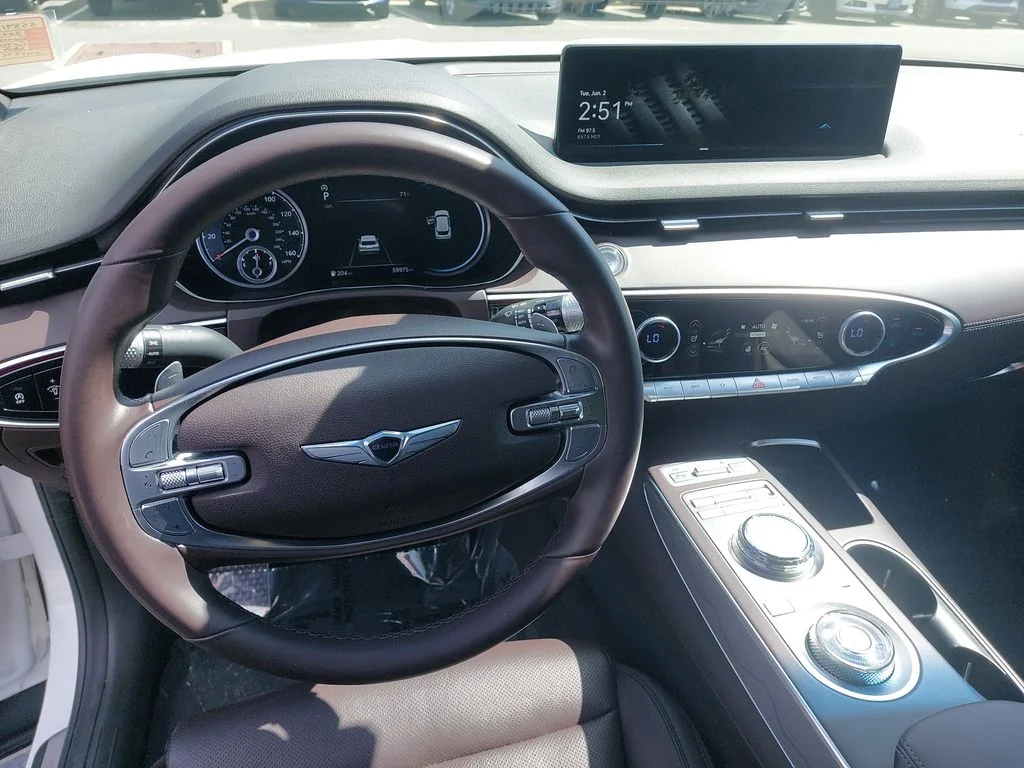 Used 2022 White Genesis 2.5T image 16