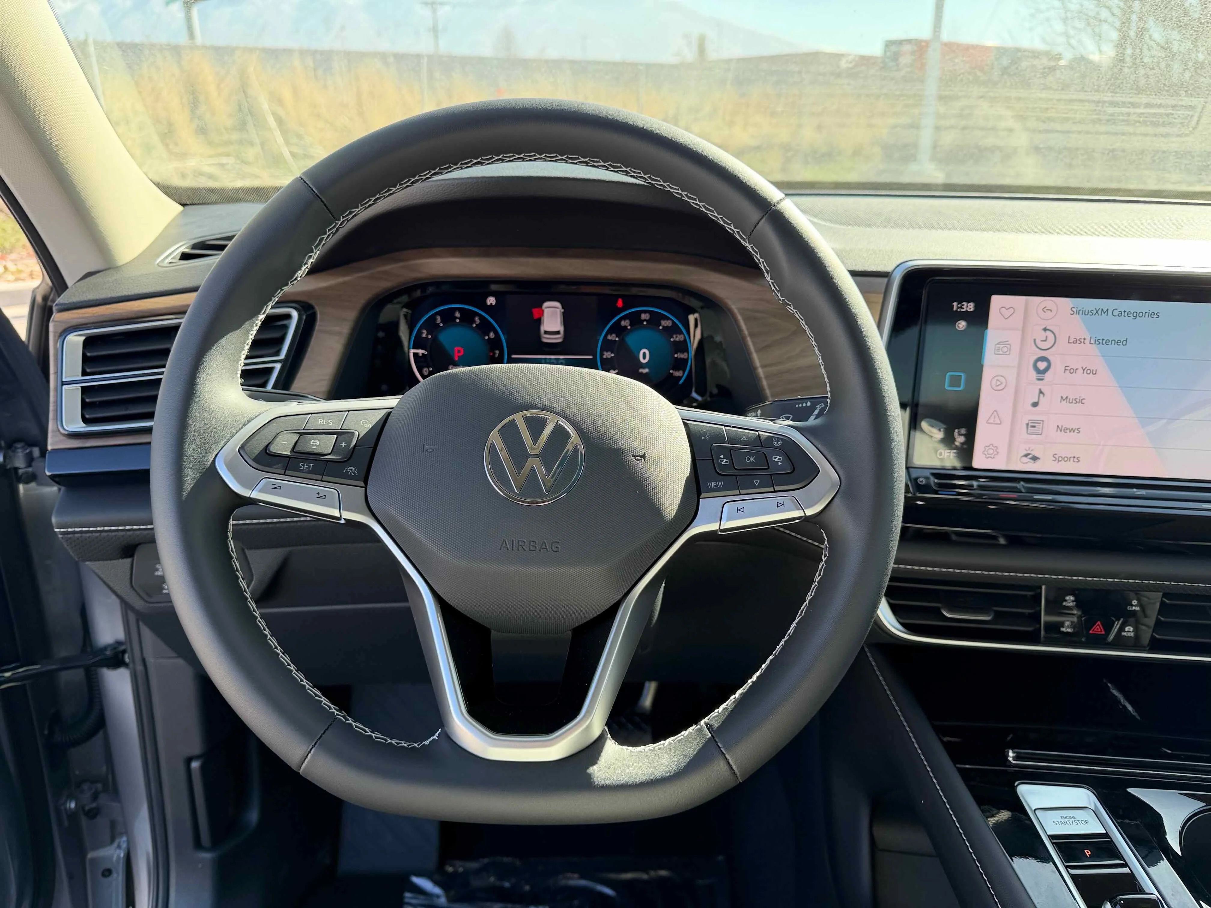 New 2026 Silver Mist Volkswagen 2.0T SE w/Technology image 3