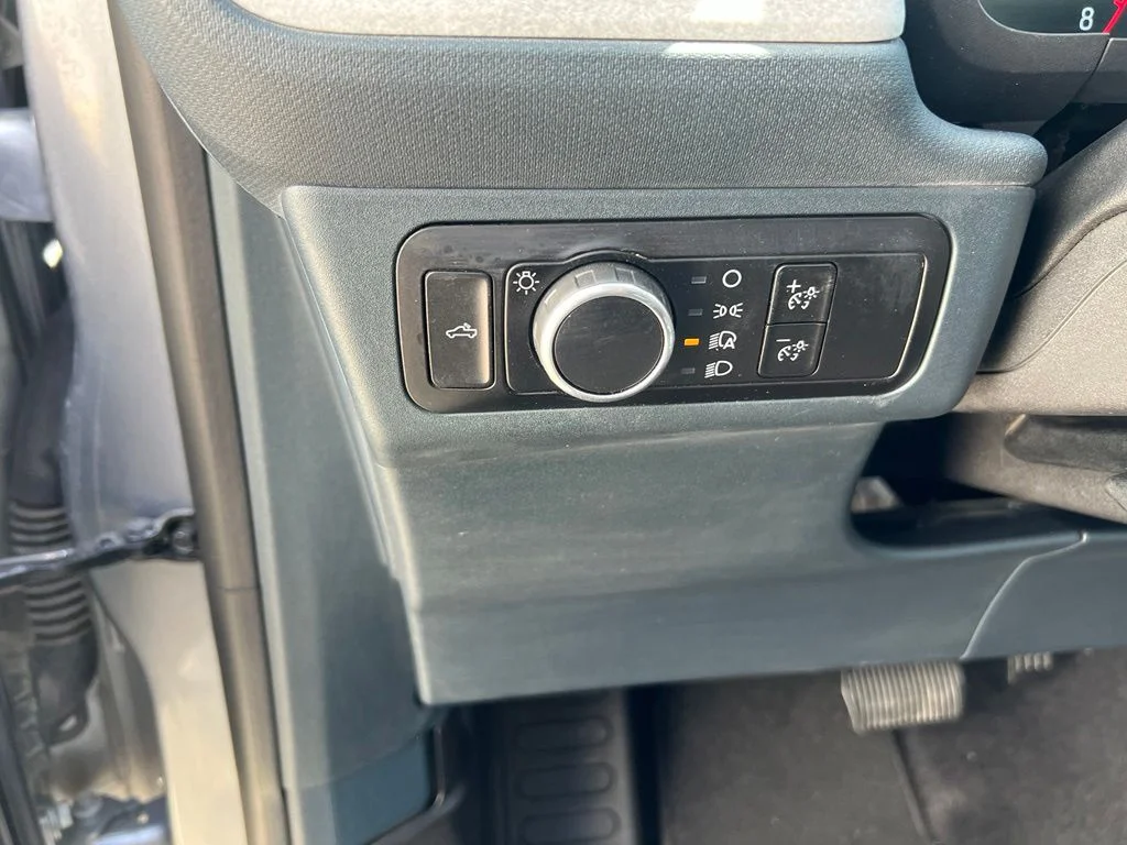 Used 2023 Silver Ford XLT image 11