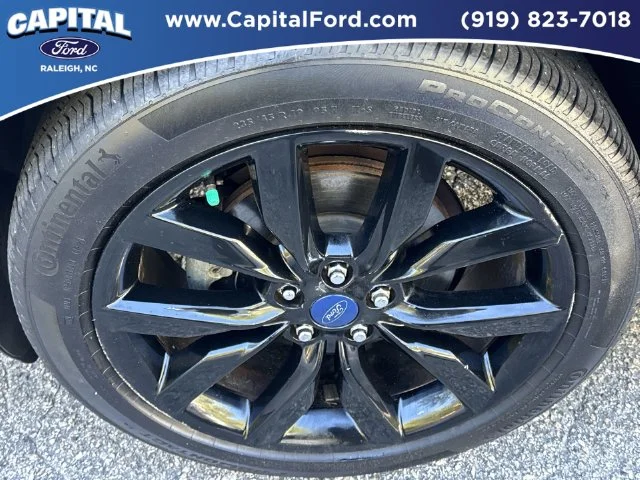 Used 2017 Black Ford SE image 13