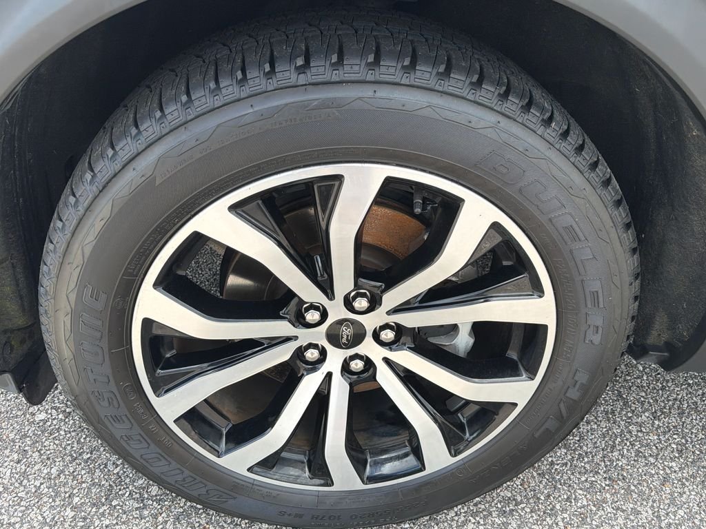 Used 2022 Agate Black Metallic Ford ST-Line image 14