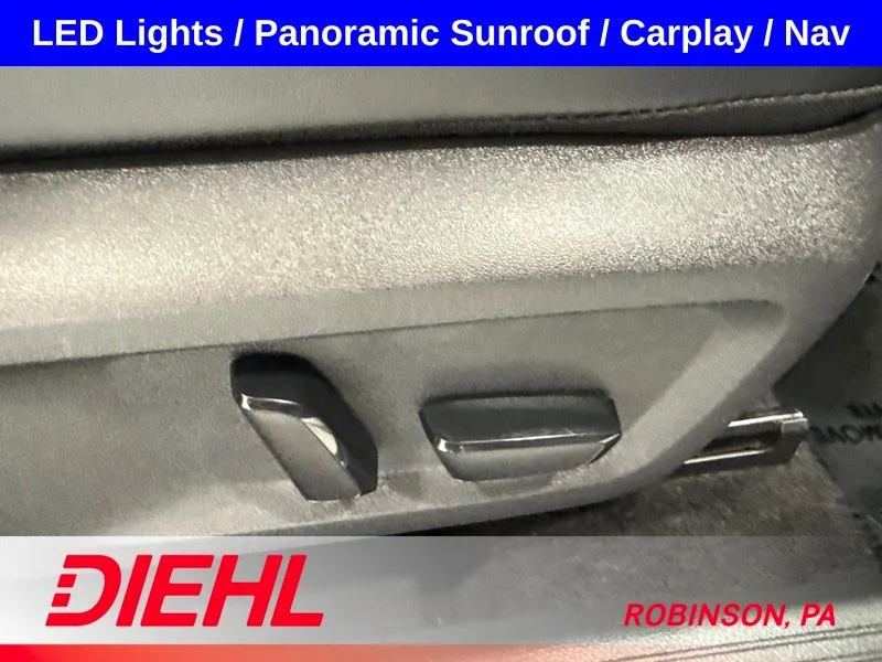 Used 2021 Gold Nissan Platinum image 15