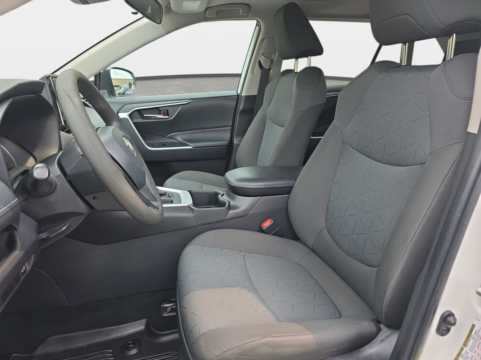Used 2022 White Toyota XLE image 15