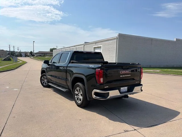 Used 2020 Black GMC SLE image 3