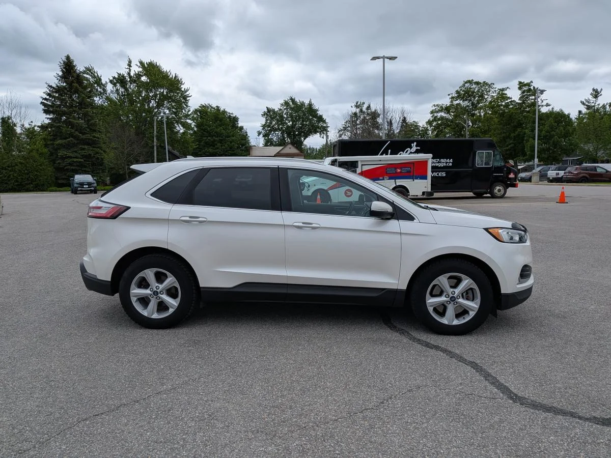 Used 2019 White Ford Sel Awd image 4