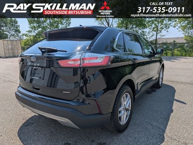 Used 2017 Blue Ford SE image 5