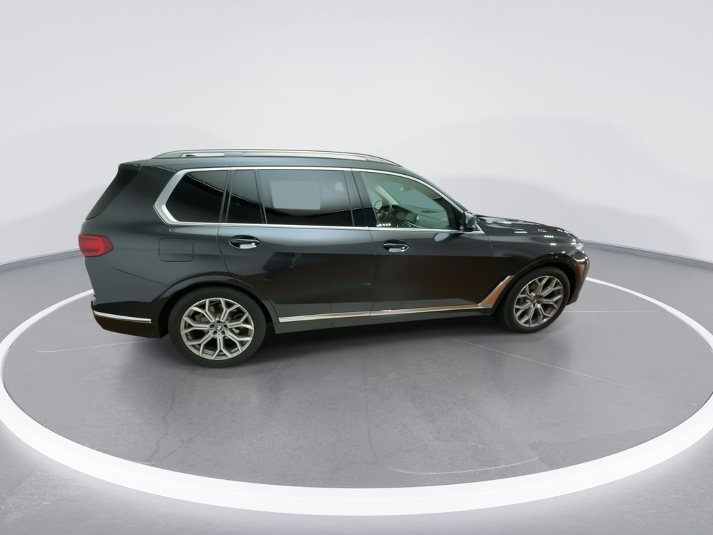 Used 2021 Gray BMW xDrive40i image 9