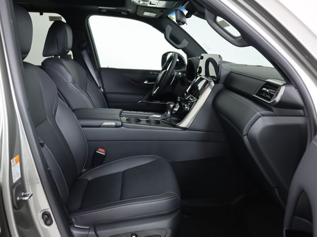 New 2026 Atomic Silver Lexus  600 LUXURY image 13