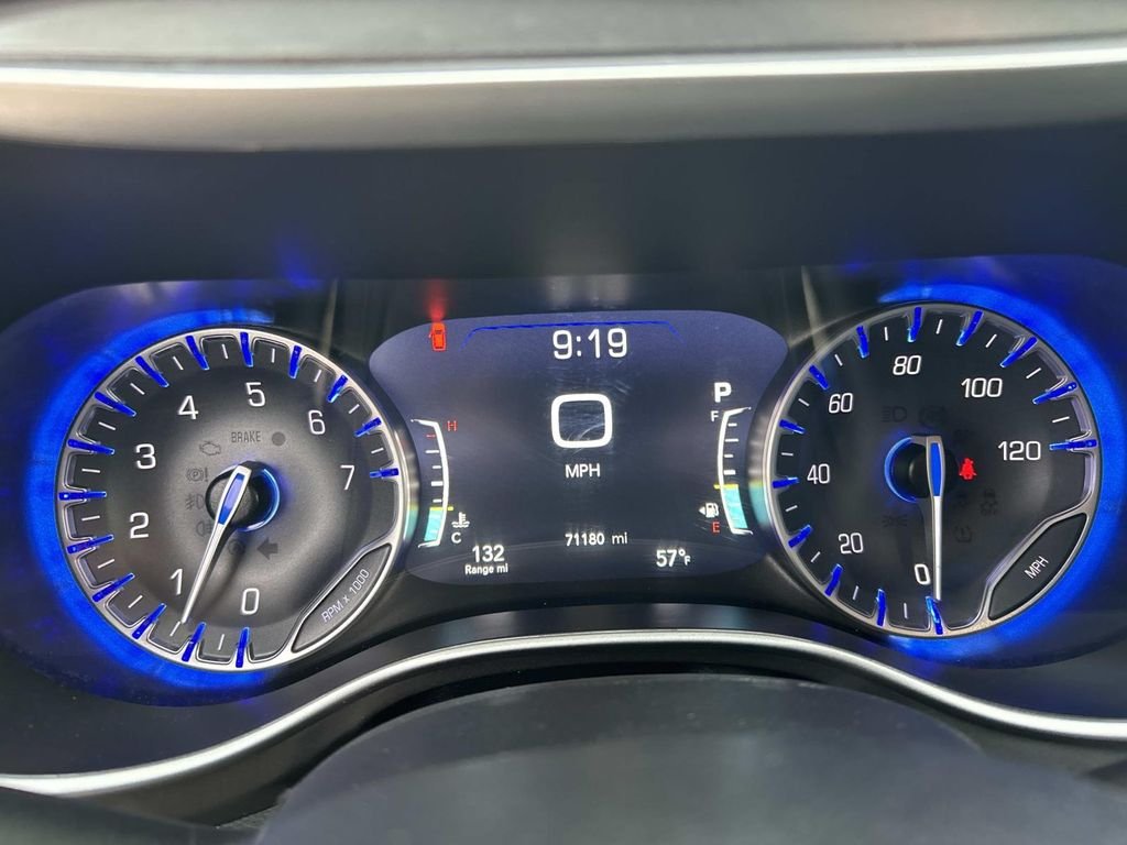 2024 Chrysler Pacifica Touring L - Photo 31
