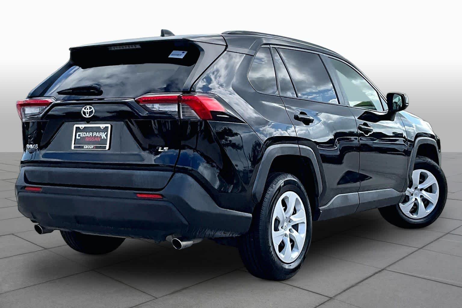 Used 2019 Midnight Black Metallic Toyota LE image 13