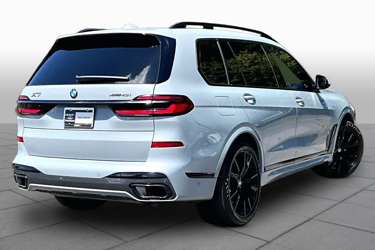 Used 2026 Brooklyn Grey Metallic BMW xDrive40i image 13