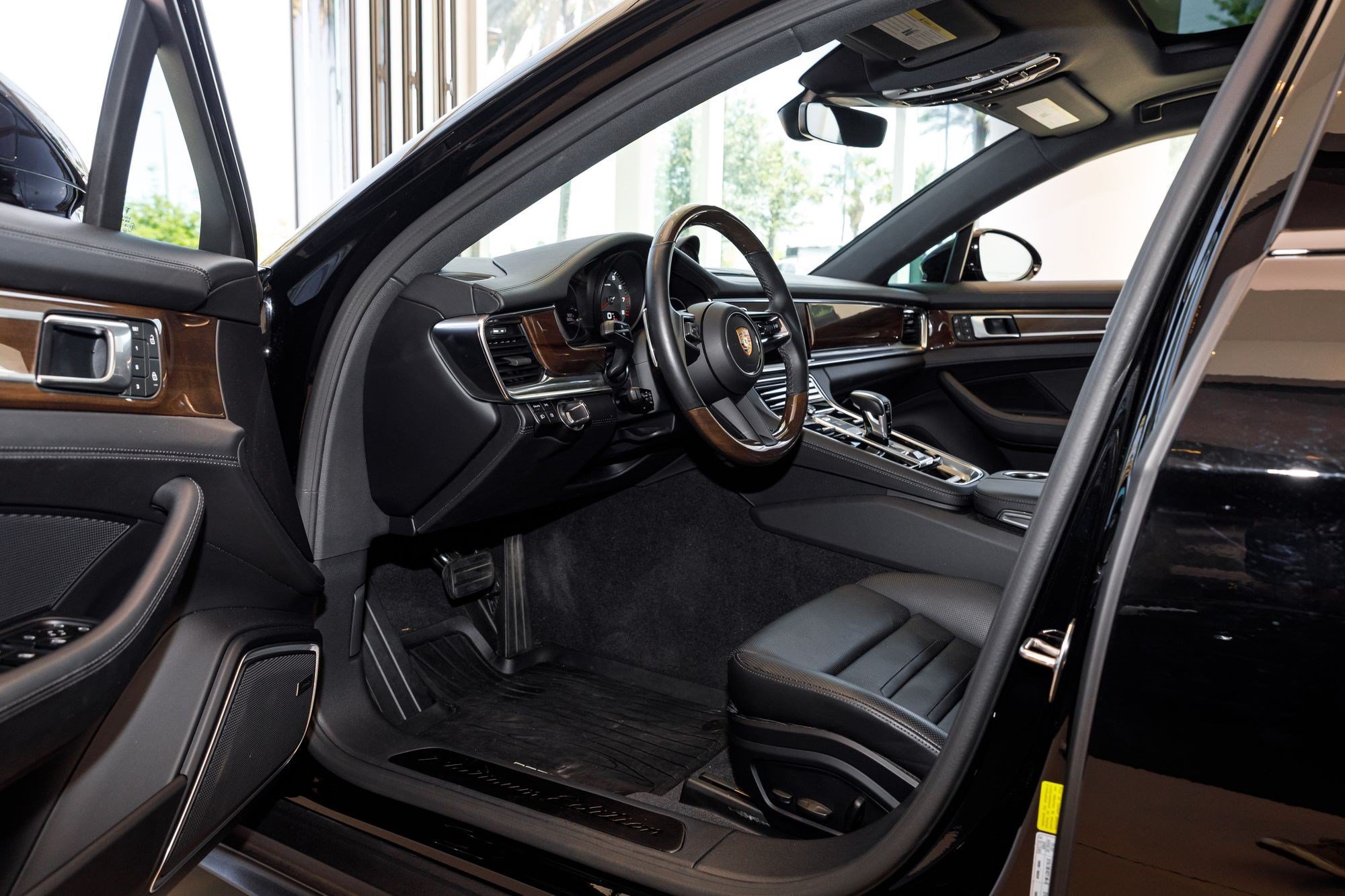 Used 2023 Black Porsche Platinum Edition image 25