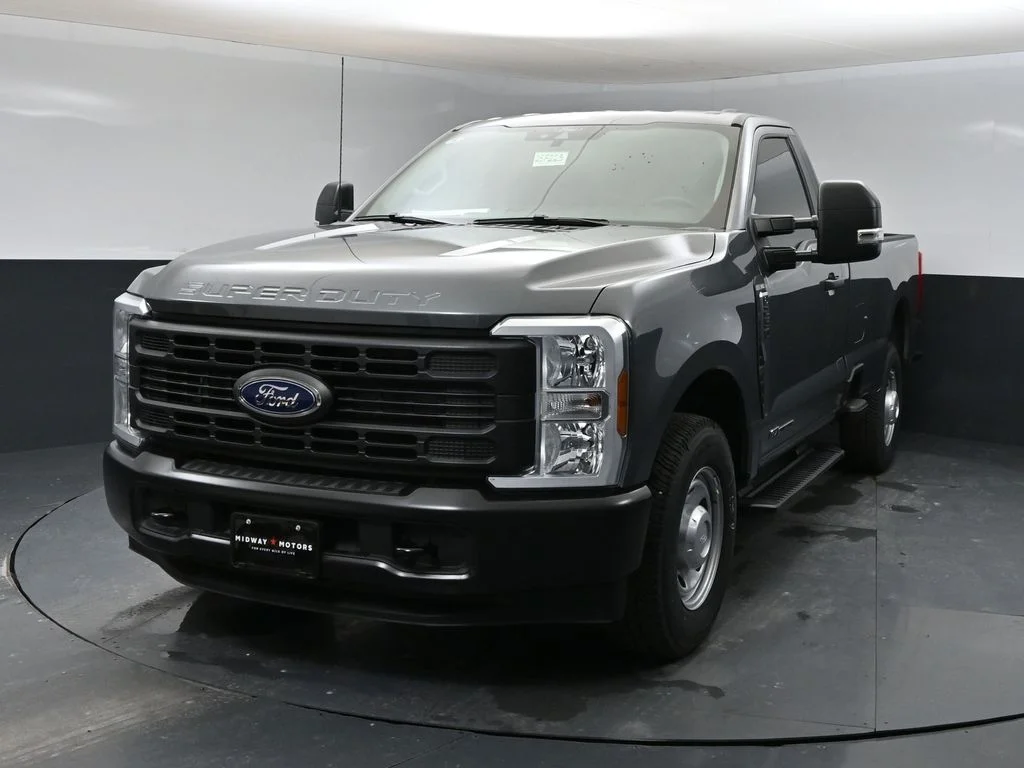 New 2025 Gray Ford XL image 5