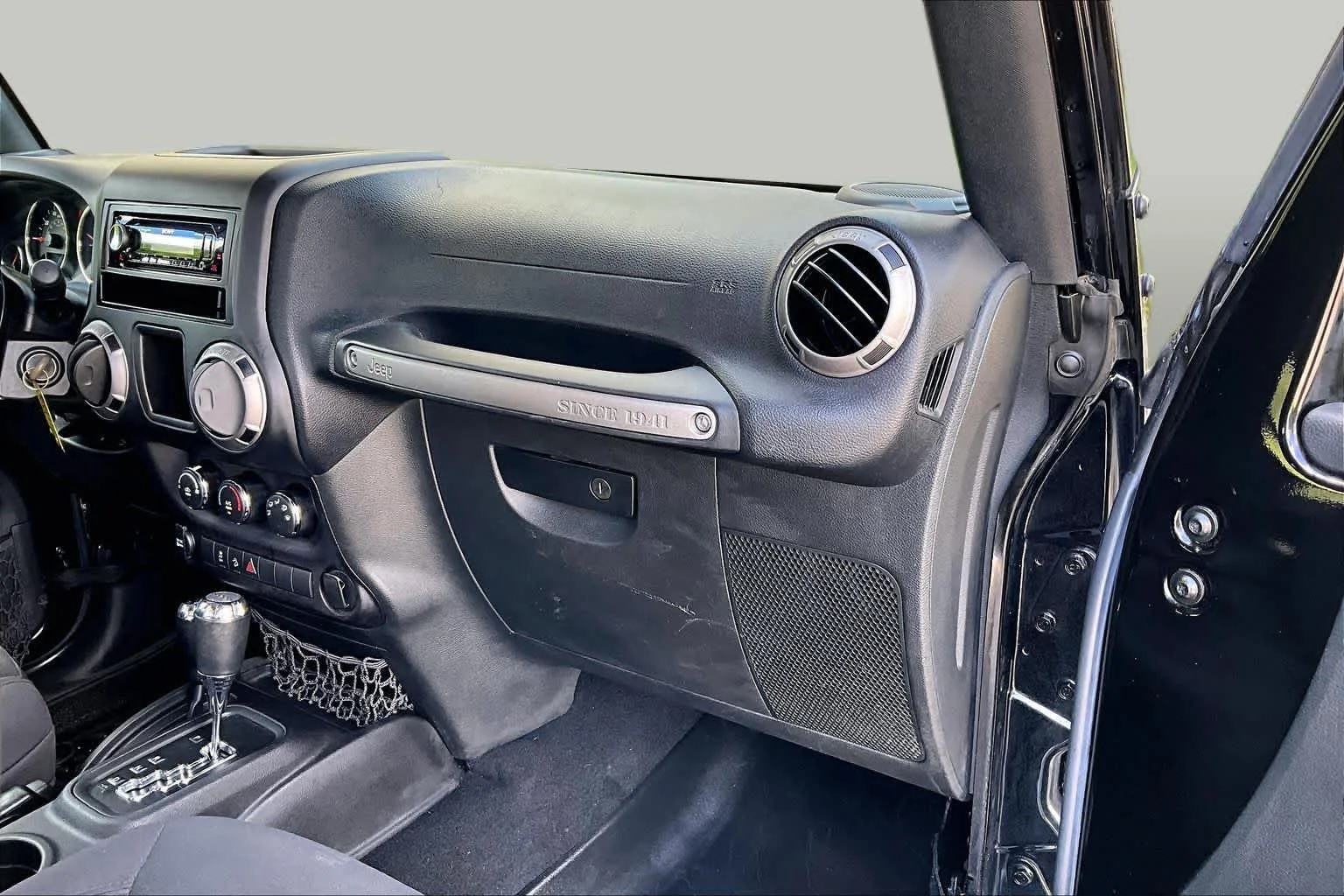 Used 2016 Black Clearcoat Jeep Sport image 19