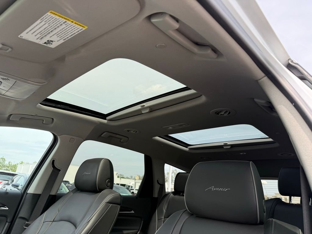 Used 2021 White Frost Buick Avenir image 10