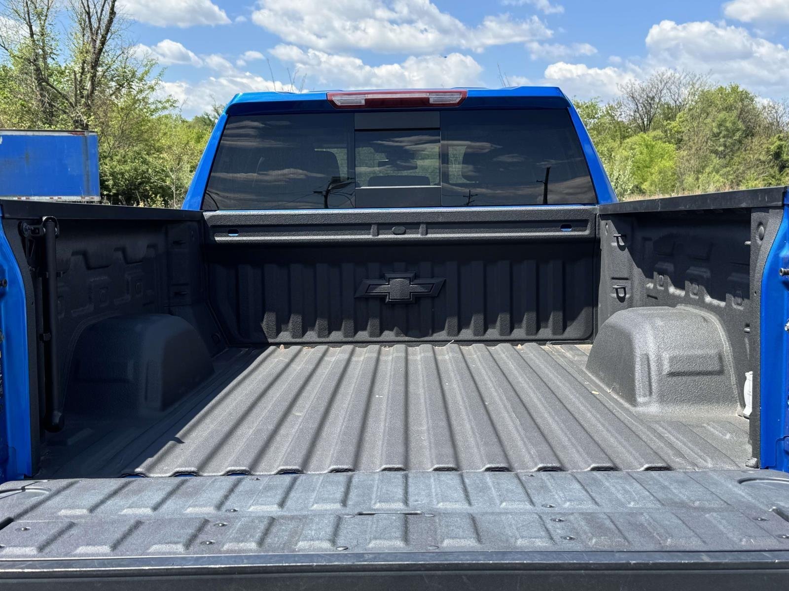 Used 2023 Glacier Blue Metallic Chevrolet RST image 19