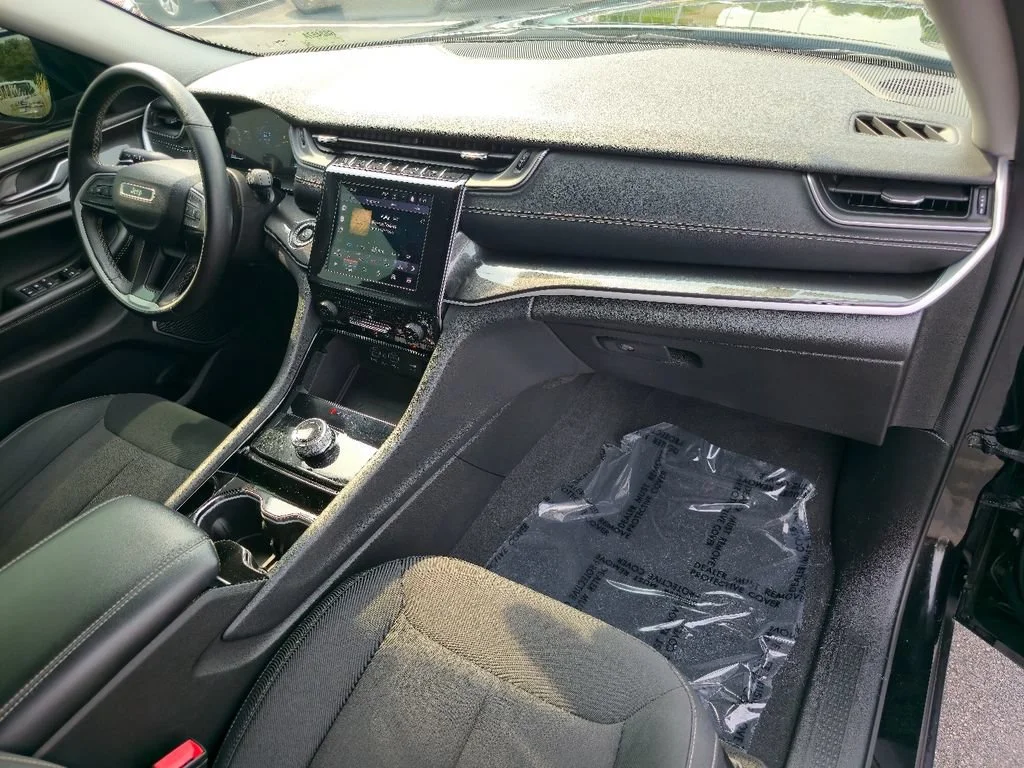 2022 Jeep Grand Cherokee L Laredo - Photo 28