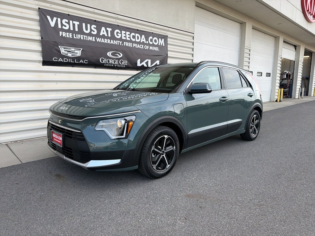 Used 2023 Green Kia EX image 1