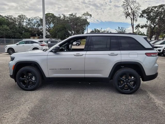 2025 Jeep Grand Cherokee Limited - Photo 4