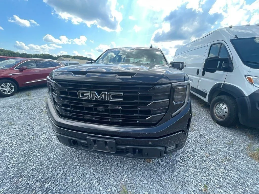 Used 2022 Black GMC Elevation image 4
