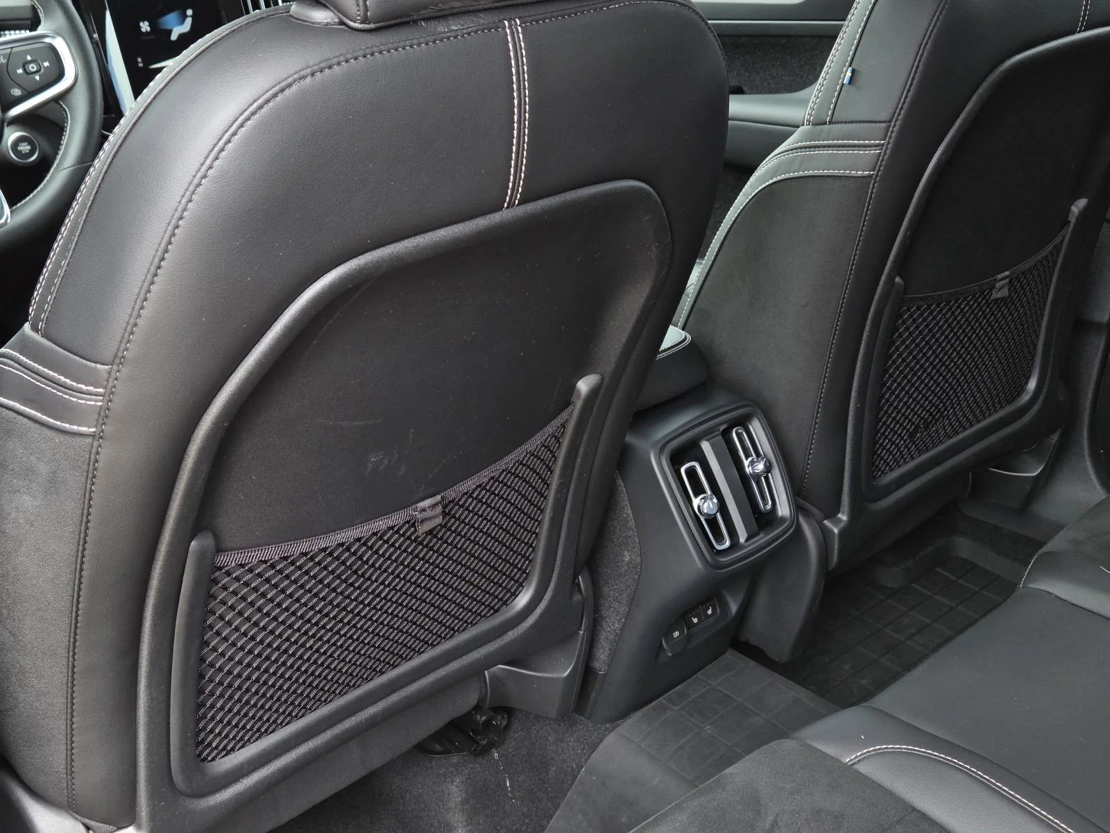 Used 2021 Glacier Silver Metallic Volvo R-Design image 35