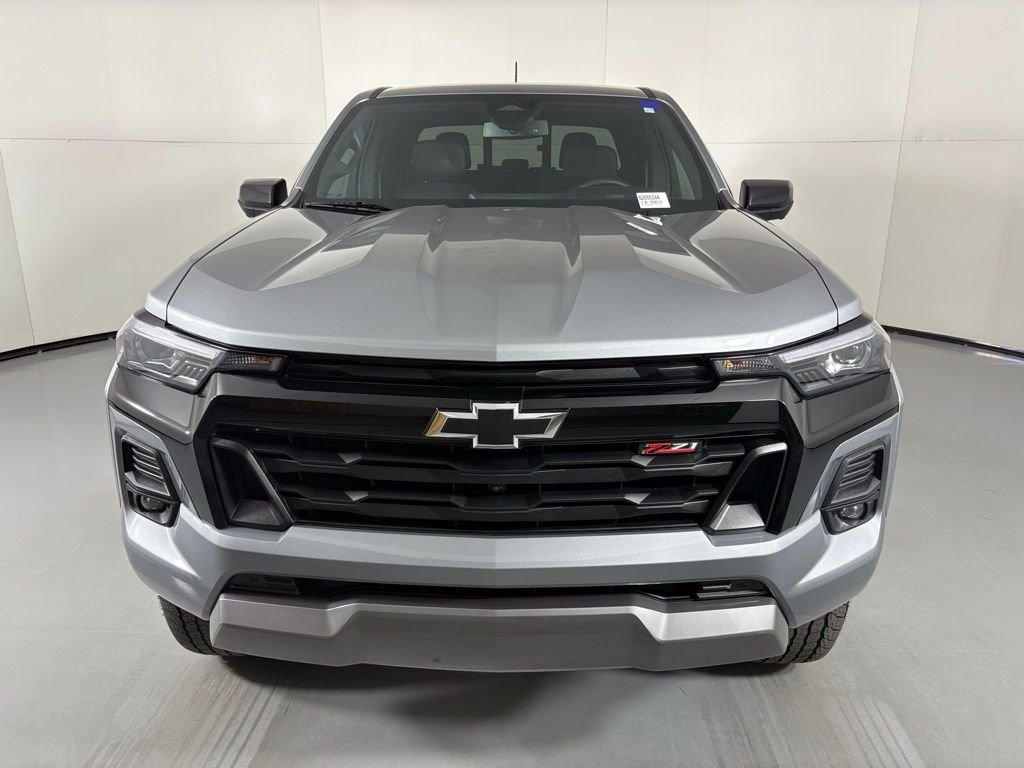 Used 2023 Gray Chevrolet Z71 image 3