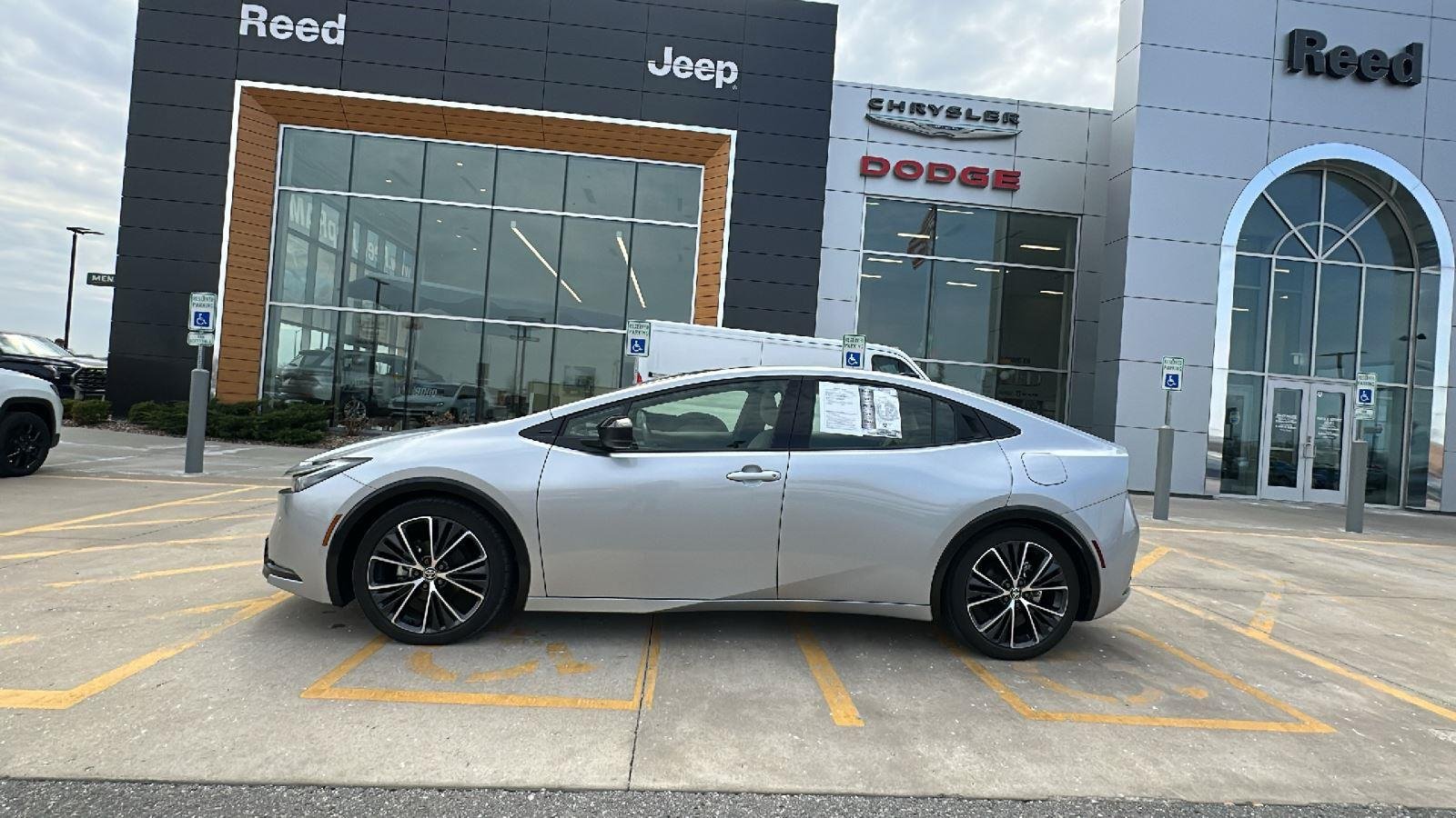 Used 2023 Toyota Prius XLE with VIN JTDACAAU9P3008965 for sale in Kansas City