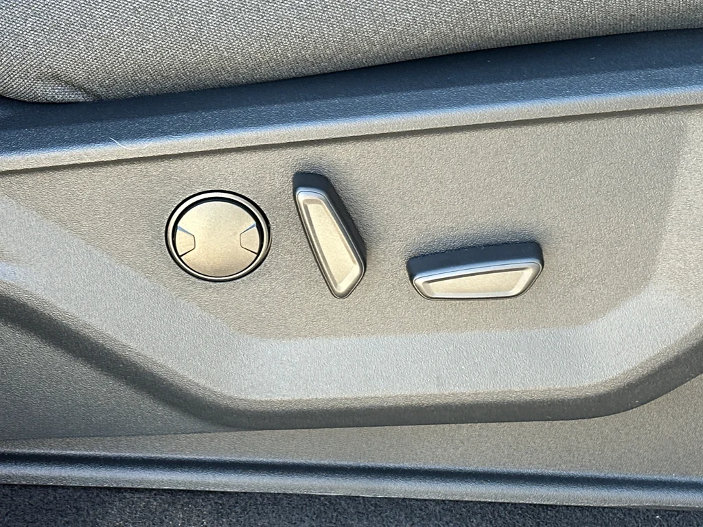 New 2026 Agate Black Metallic Ford XLT image 35