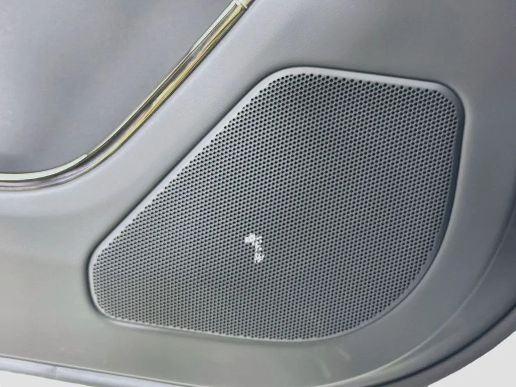 New 2026 Borasco Grey Land Rover Dynamic SE image 19