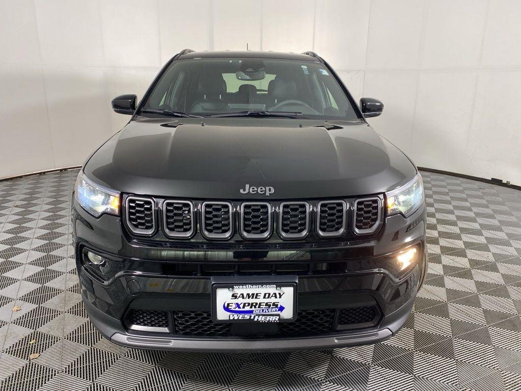 Used 2026 Diamond Black Crystal Pearlcoa Jeep Limited image 2