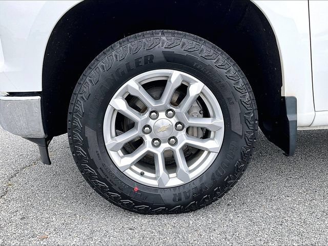 Used 2022 Summit White Chevrolet LT image 7