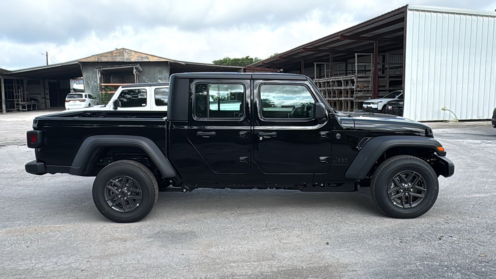 New 2026 Black Clear-Coat Exterior Paint Jeep Sport image 4