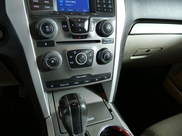Used 2015 Red Ford Base image 21