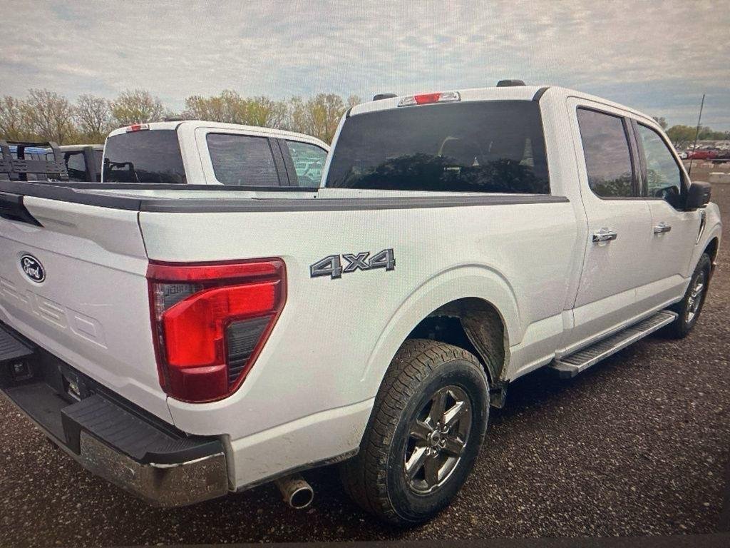 Used 2025 Oxford White Ford XLT image 5