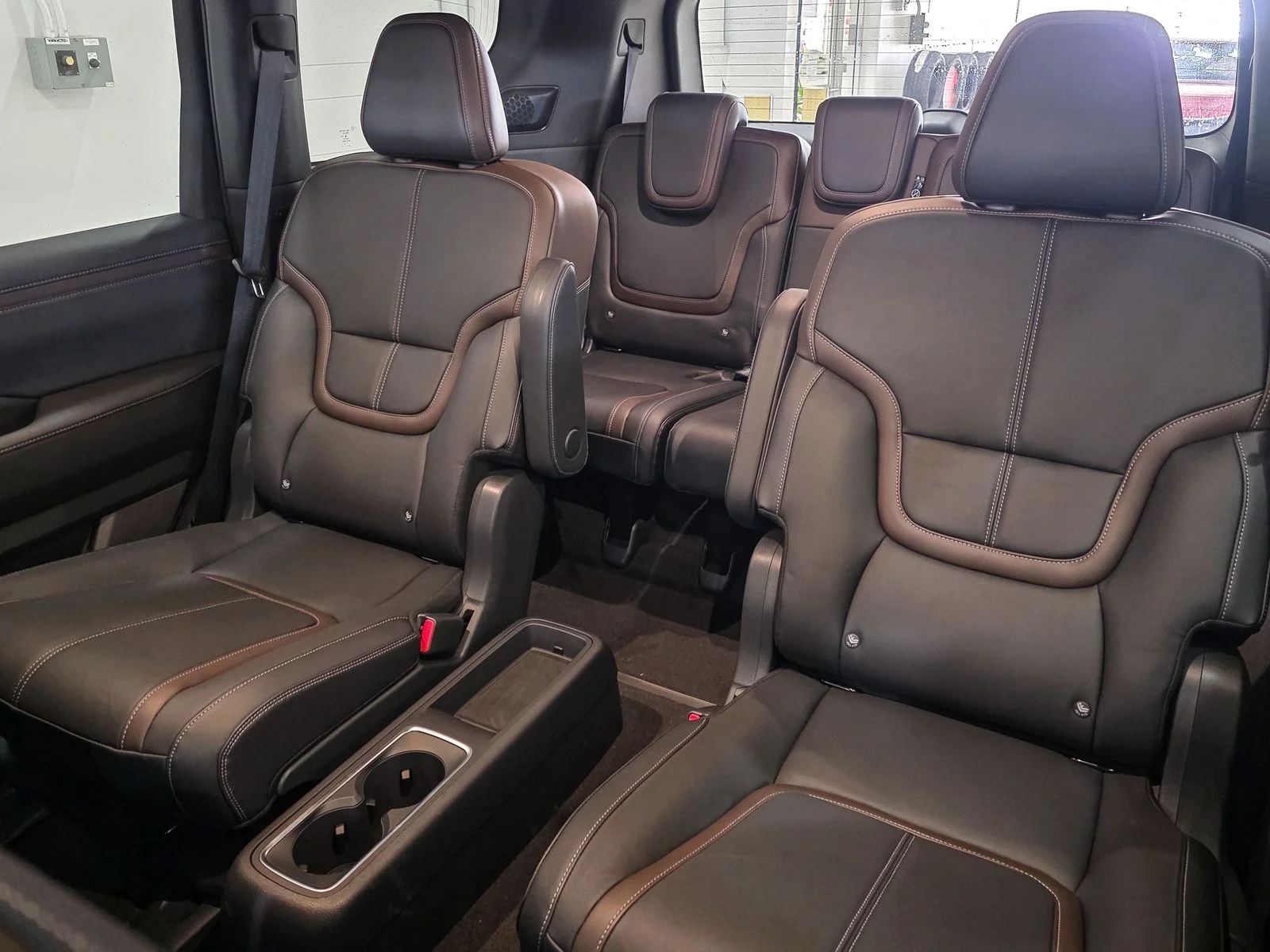 2025 Nissan Armada SL - Photo 31