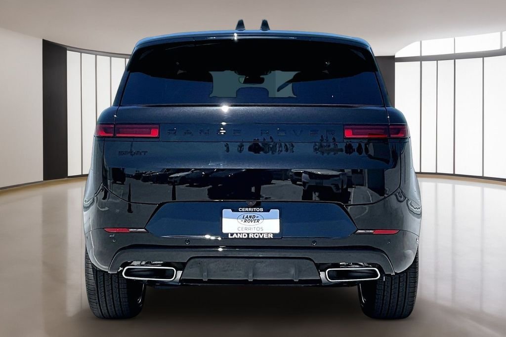 New 2026 SANTORINI BLACK Land Rover Dynamic SE image 4
