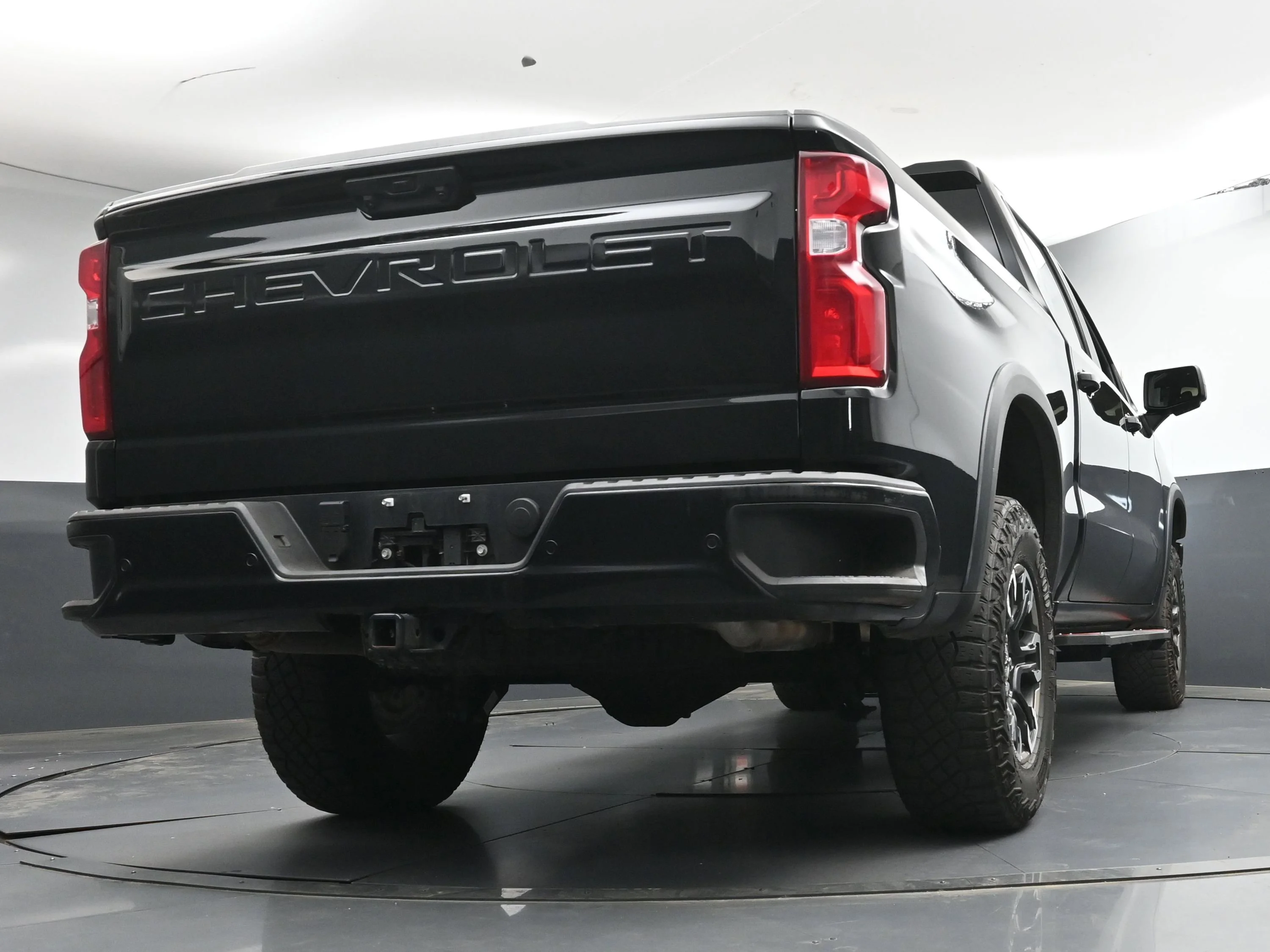 Used 2025 Black Chevrolet ZR2 image 31