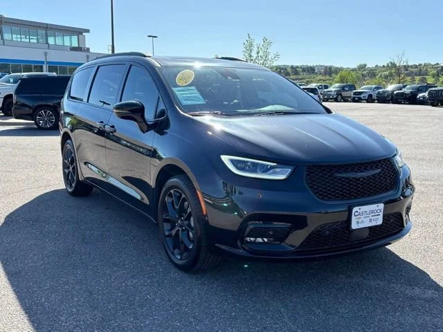 Used 2021 Black Chrysler Limited AWD image 9