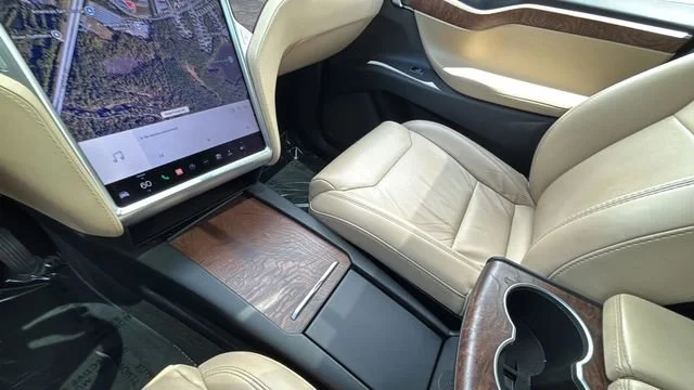Used 2017 Blue Tesla 90D image 14