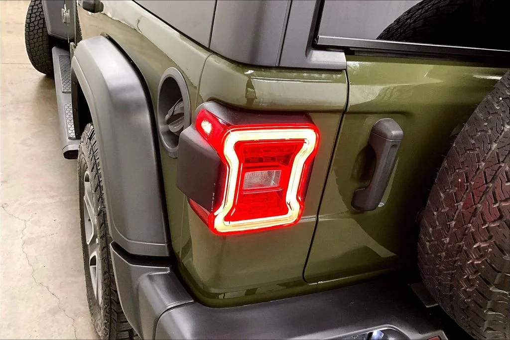 Used 2021 Green Jeep Unlimited Sport S image 23