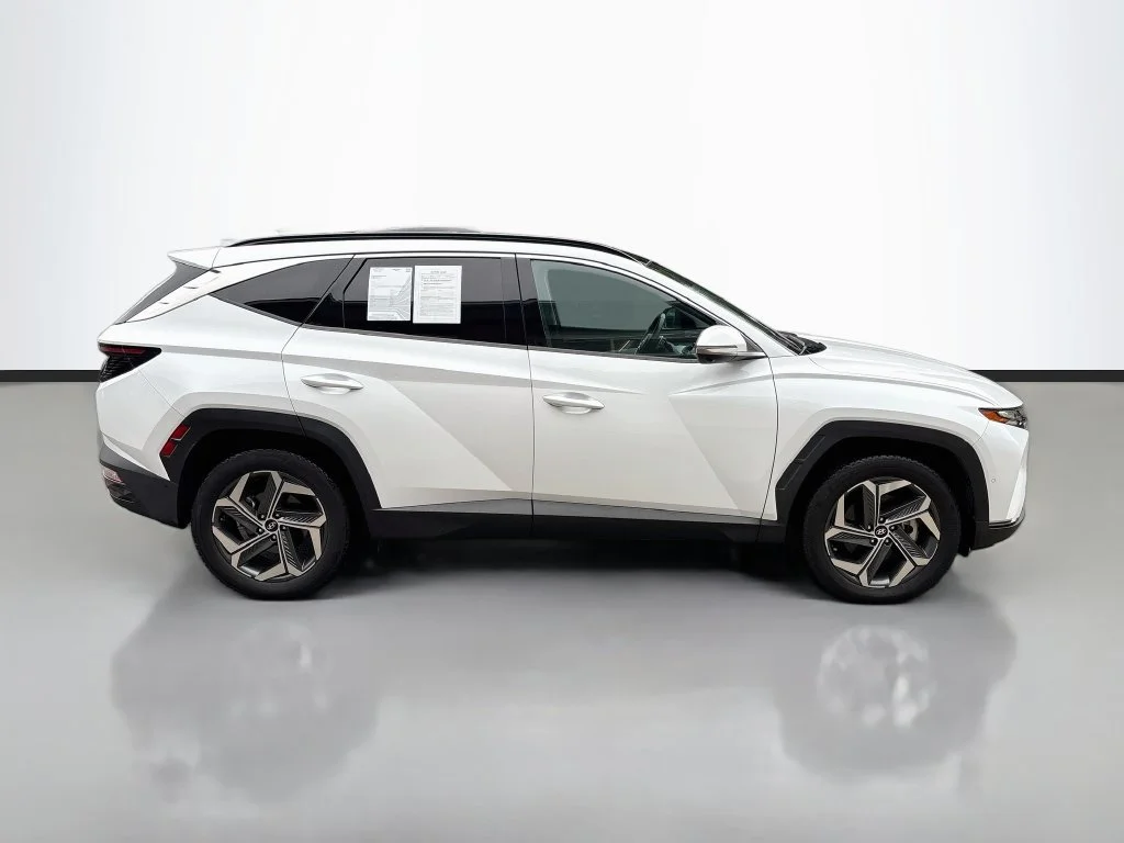 Used 2022 Quartz Hyundai Limited image 8